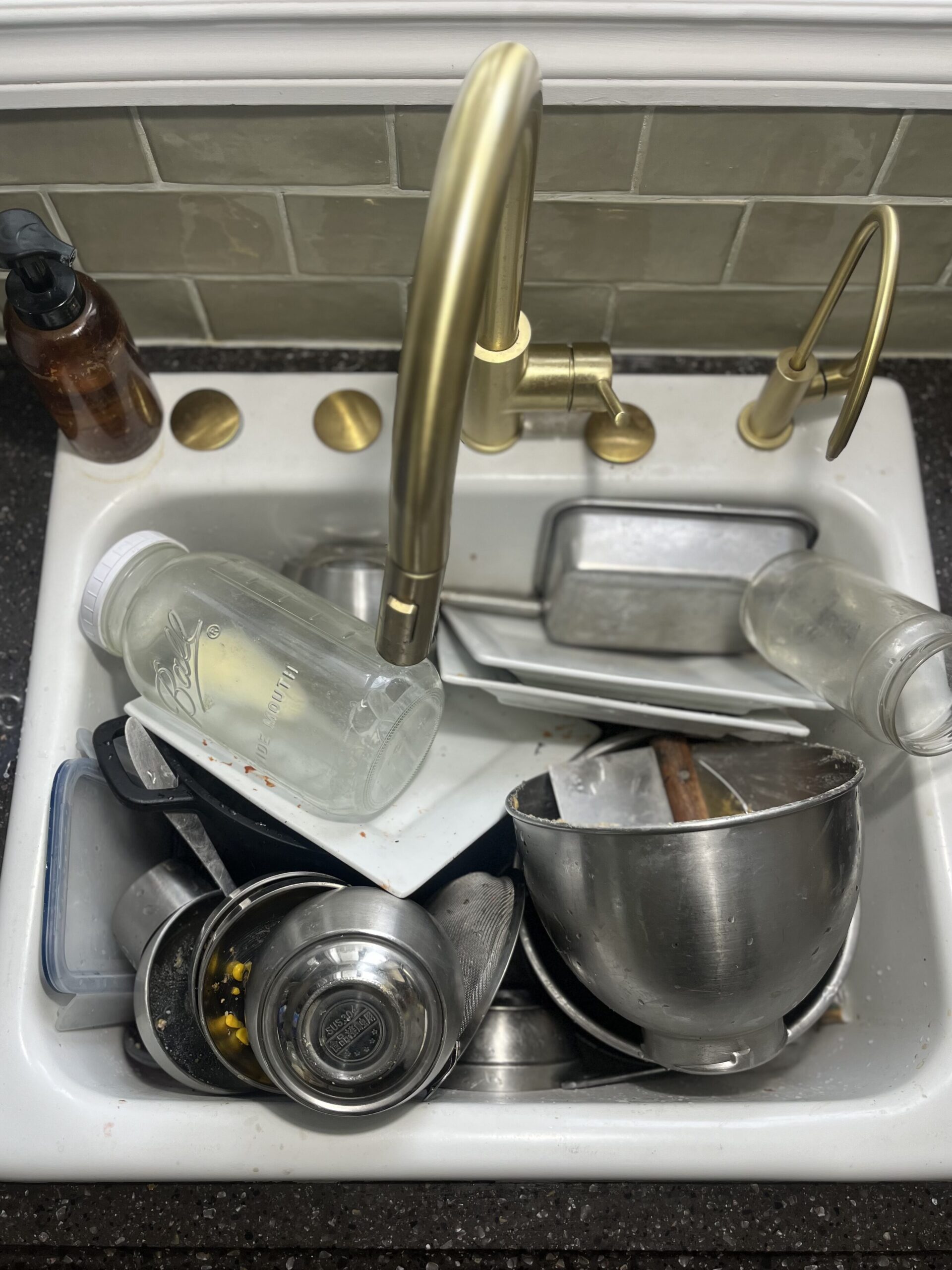 housework, homemaking, overwhelm, dishes